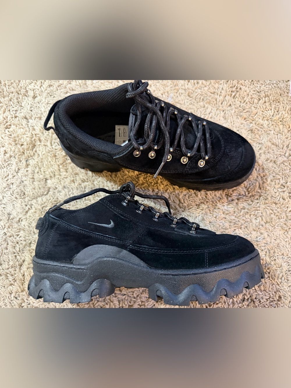 Nike Lahar Low Triple Black Hiking Shoes Women’s Size 9 Black Sneakers